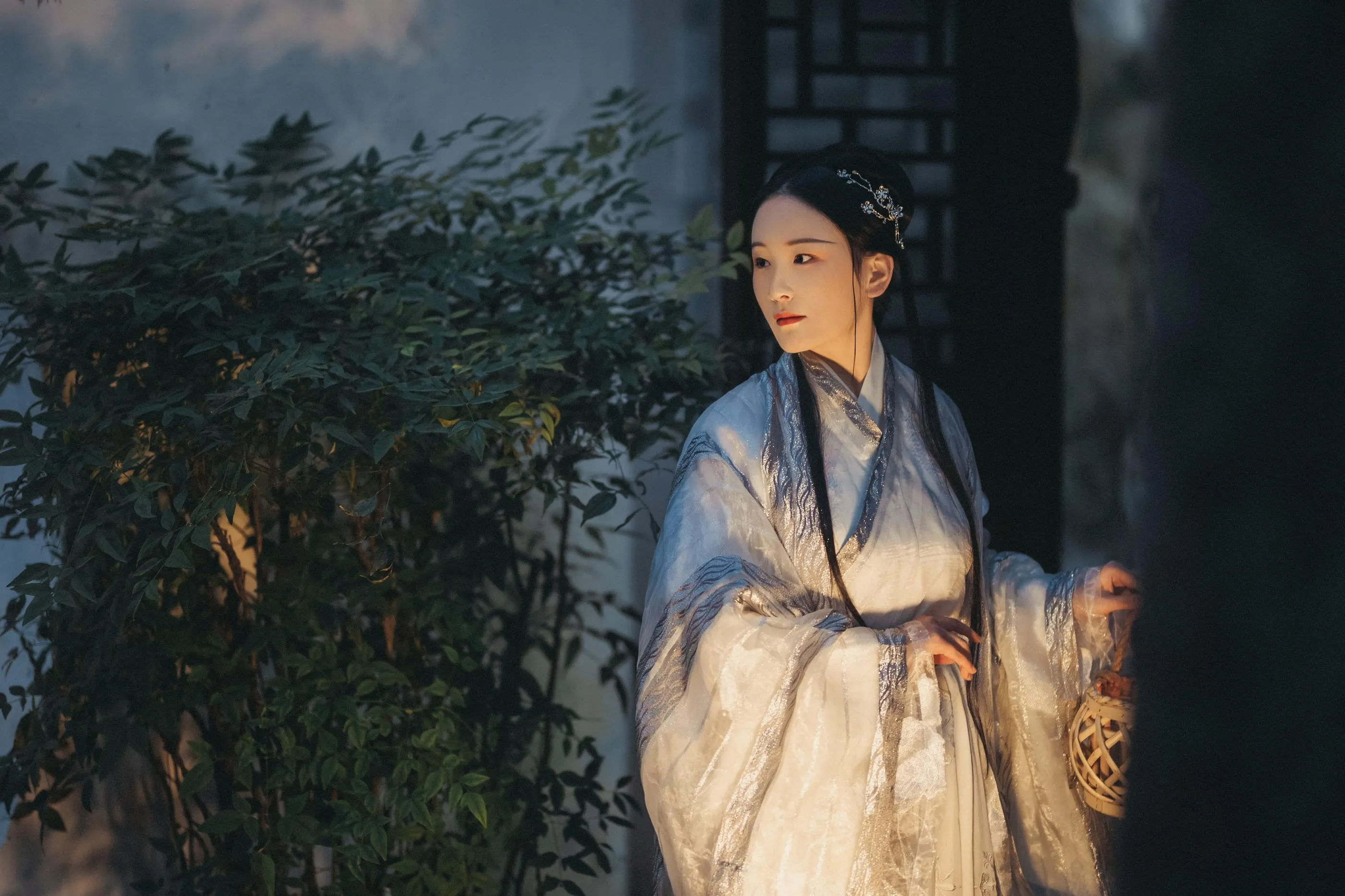 [YITUYU艺图语]2021.10.19 南歌子 淡蓝色忧伤静流淌 [27P]插图5